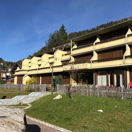 Residenza Silvana Мадона ди Кампильо Екстериор снимка