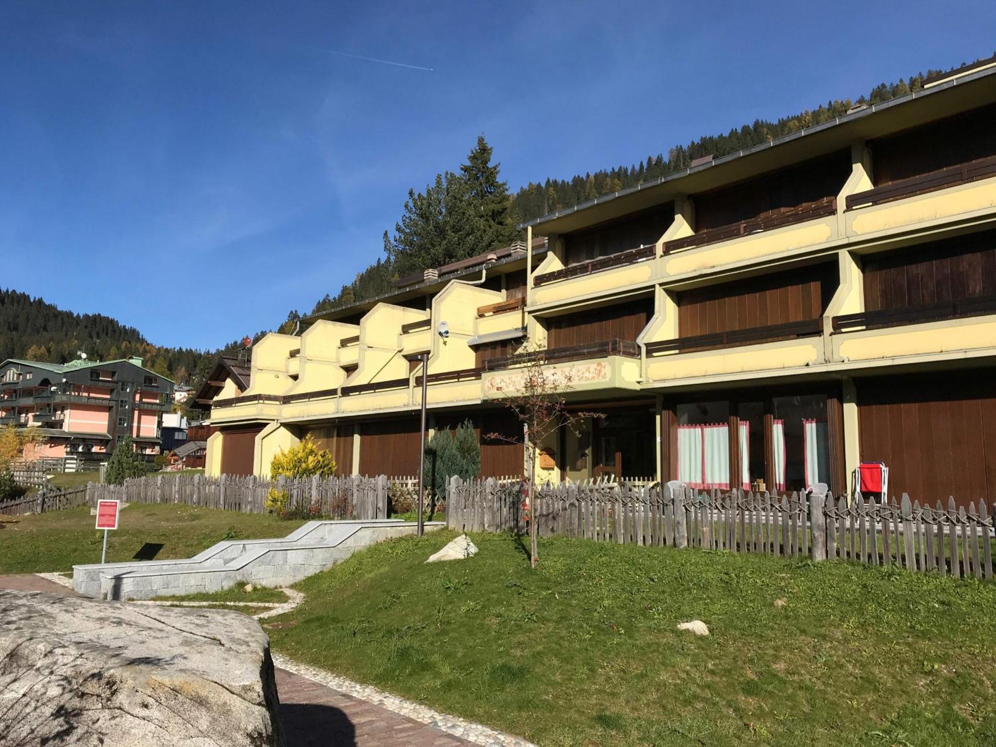 Residenza Silvana Мадона ди Кампильо Екстериор снимка