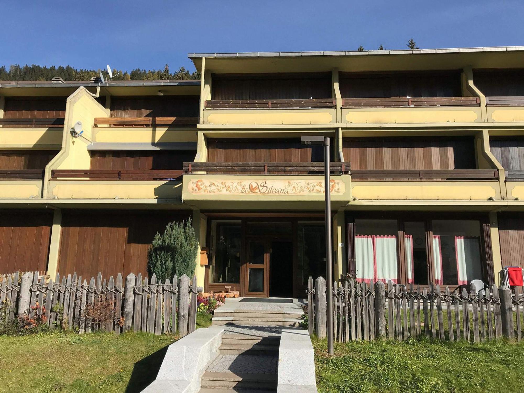 Residenza Silvana Мадона ди Кампильо Екстериор снимка